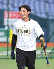 【阪神】１軍合流の木浪聖也、熊谷敬宥と早出特守　ベンチ前で捕球動作を確認　熊谷は前日８日に悪送球でピンチ広げる