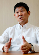 森保一監督が明かすブラジル戦の誤算と敗因「自分が工夫していれば勝てていた」…単独インタビュー前編