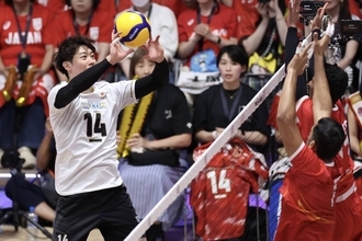 【バレー男子】石川祐希、格下オマーンに苦戦場面も「まずは勝つこと。そこだけ」高橋藍と並び最多タイ１９得点…ロス五輪最短切符取りのアジア選手権、３ー１白星発進