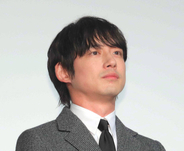 坂口健太郎の所属事務所が一部報道について声明「暴力を振るったという事実は一切ございません」
