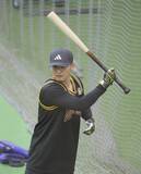 「【巨人】吉川尚輝が３か月ぶりにマシン打撃を再開　両股関節手術からの復帰へ前進」の画像1