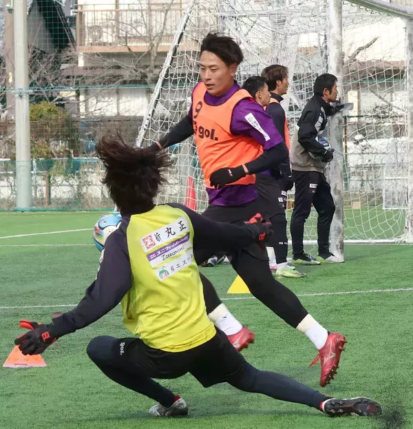 【Ｊ２藤枝】新人ＦＷ真鍋隼虎が開幕戦へ決定力アピール…鹿児島キャンプで３得点「結果を残してスタメンで」