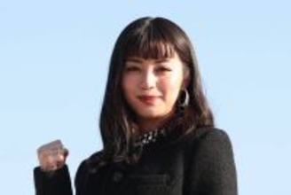 池田エライザ、黒×金の着物コーデで魅惑の美しさ披露　　「上品な色気」「ゴージャスな姉御感」