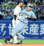 「【阪神】大山悠輔が先制の２点適時二塁打　「まずは先制点を取ることができてよかった」初回から連打連打の猛虎打線」の画像1