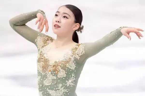 紀平梨花、大人びた雰囲気に印象ガラリ「めちゃくちゃ綺麗」「大人の女性」「凄く魅力的」