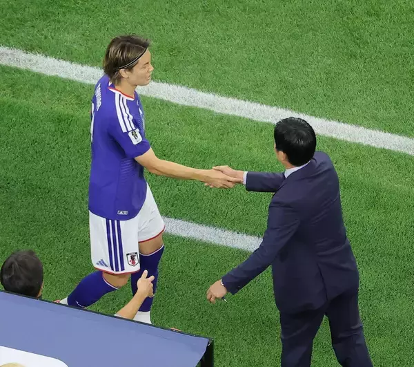 【Ｗ杯】前半で交代の主将ＤＦ板倉滉　森保一監督が状態説明「少し筋肉の異常を訴えてきた。大丈夫と言っていたけど、念のため」