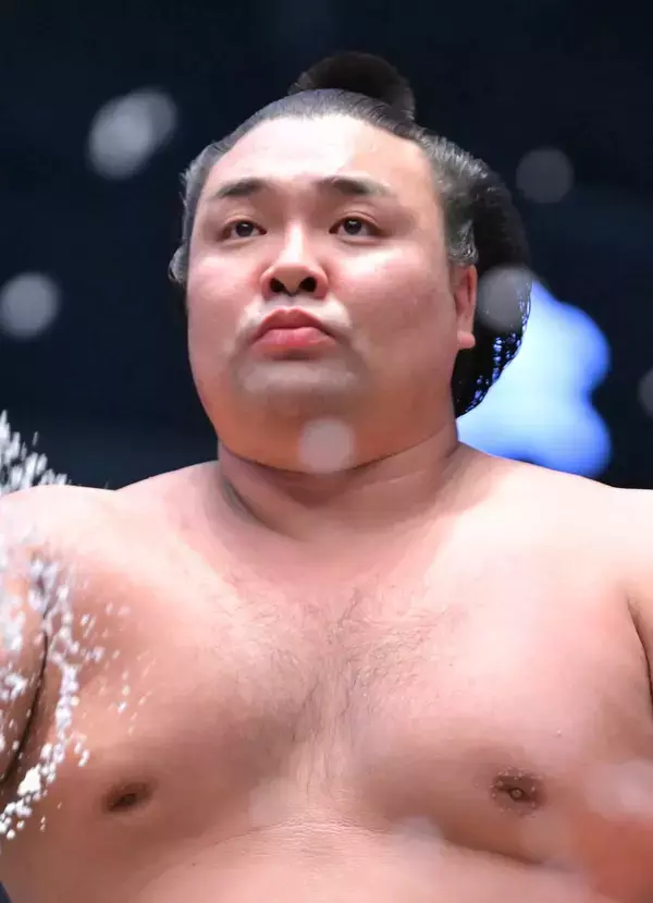 霧島、勝って優勝決定ともえ戦へ　安青錦と熱海富士との決戦に臨む　琴桜から白星…３敗の３人による優勝決定ともえ戦に