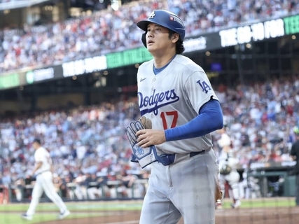 大谷翔平ついに１００打席連続本塁打なし　「４番」で四球→空振り三振…２回には足で同点　二盗から同点生還