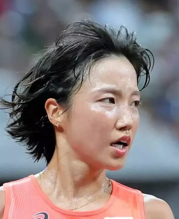 東京世陸１万Ｍ代表で初マラソンの矢田みくにが快走中　上杉真穂、伊沢菜々花も先頭に食らいつく…大阪国際女子マラソン