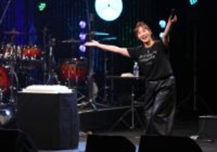 藤本美貴、４１歳バースデーライブでミニスカ熱唱　夫・庄司智春もサプライズ乱入で全力「ミキティー！」