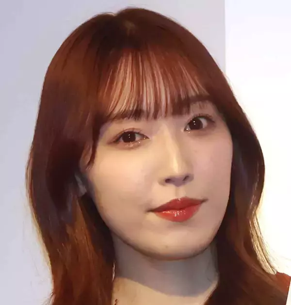 元「モー娘。」譜久村聖「触り心地良すぎ」へそ出しキラキラピンクコーデにもん絶！「ミニモニっぽい」「可愛すぎ」