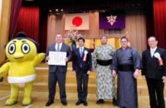 日本相撲協会、墨田区の新小学１年生１７００人にランドセルカバーを寄贈　桐山親方「伝統になれば」