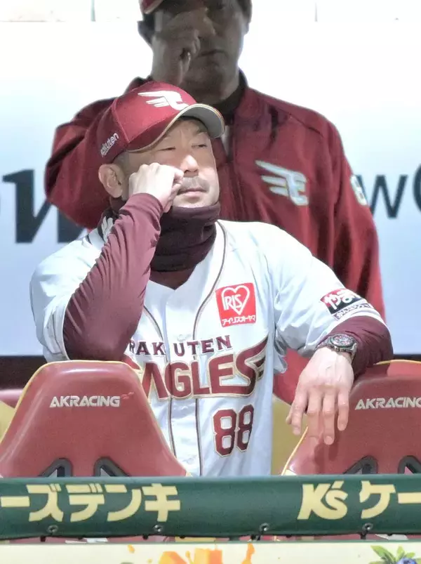 【楽天】痛恨の逆転負けで１３９６日ぶり単独首位ならず　“魔の８回”大量６失点　田中千まさかの投ゴロ後逸で暗転