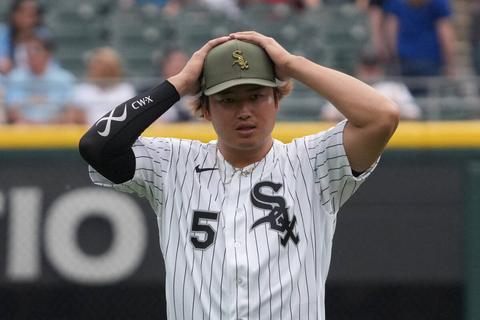 村上宗隆も大興奮！ホワイトソックス延長逆転サヨナラ勝ち…鈴木誠也のカブスとシカゴ対決で二塁打＆併殺阻止激走　送球捕れず悔しさも