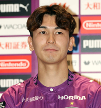 横浜ＦＭから京都に完全移籍のＤＦ加藤蓮「ＡＣＬを戦いたい。リーグでもタイトルを取りたい」新体制発表会