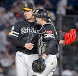 「【ソフトバンク】小久保裕紀監督が試合前に監督室で守護神・杉山一樹を激励「今日もいく」前日失敗と同じ２点差を逃げ切る　優勝マジック２１」の画像1