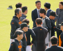 巨人・坂本勇人「ベンチが強いな」監督＆コーチ陣の実績に「負けないようにもっともっと選手が頑張らないと」