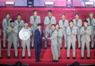 【Ｊリーグアウォーズ】Ｊ１優勝の鹿島は全員参加　優勝監督賞の鬼木監督「多くの人と喜び合えたことが全て」