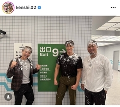 杉谷拳士氏、野球のレジェンドらと“パイまみれ”になった様子を披露「先輩方の圧が…」