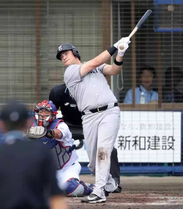 【巨人】ダルベック、幻？の来日１号　右翼ポール際に大ファウルで騒然