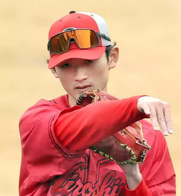 【広島】現役ドラフト加入の辰見鴻之介がビックリの“プロ初本塁打”「あんなにゆっくり走ることがないので」内野本職が外野でもスライディングキャッチ