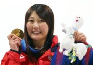 ミラノ五輪金＆銅の村瀬心椛　ライダース着た全身ショットに騒然「モデルさん」「可愛いのも金メダル級」