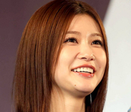 【Ｒ―１】司会のめるる、シックな黒ロングドレスにネットの視線釘づけ「間に合った、めるるの綺麗さにとりあえず満足」の声