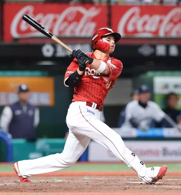 「【楽天】怒涛の６連打！　一挙５点のビッグイニング　黒川史陽が今季１号３ラン　西武・渡辺勇太朗を攻略」の画像