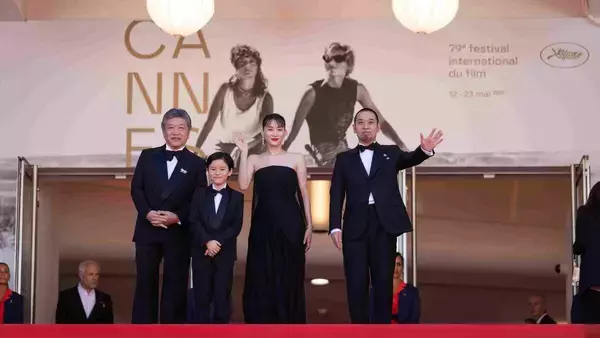 綾瀬はるかを千鳥・大悟がレッドカーペットでエスコート　カンヌ国際映画祭「箱の中の羊」公式上映