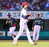 「【楽天】２０年連続勝利を目指した岸孝之が５回３失点で今季初登板初黒星　チームは４連敗で借金は最多の１１に」の画像1