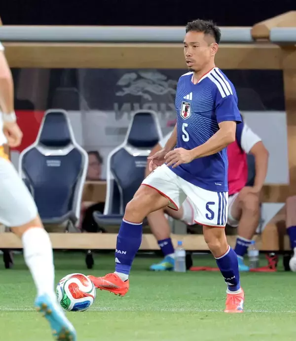 ブラボー！長友佑都が後半開始から途中出場　日本人初の５大会連続メンバー入り…Ｗ杯壮行試合