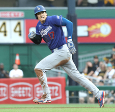 大谷翔平、クラブハウスの奥から独特の笑い声　報道陣への公開時間に姿なしもロッカーにはカバン　二刀流翌日に左膝の炎症で途中交代