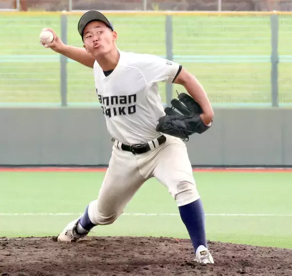 【高校野球】古豪・阪南大高が初戦突破　エース・立石淳起が１３１球の熱投「いちかばちかで…」春にサイドスローへ転向　１１奪三振で自責０の１失点完投…大阪大会