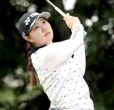 【女子ゴルフ】倉林紅が８アンダー首位でホールアウト　都玲華が１差２位、吉田鈴は２差３位　午前組が終了