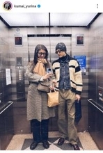 １８１センチのアイドルが「長身夫婦」２ショットに仰天「美しいカップル」結婚から２年半の熊井友理奈