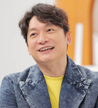 真冬に半袖！？香取慎吾の最新ショットにツッコミ殺到「そりゃ寒いよぉ笑」「さっみぃ〜！のお顔がかわいい」「でも心は熱い」