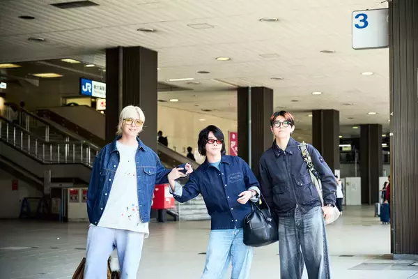 Ｍｒｓ．　ＧＲＥＥＮ　ＡＰＰＬＥ、デニムスタイルで大阪入り　４日からスタジアムツアー大阪公演