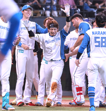 【日本ハム】新庄監督、破竹９連勝も「パが強い。（交流戦）やる意味あるのって思うくらい強い（笑）」ソフトも圧勝し苦笑い