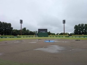 【高校野球】鶴岡東と東北文教大山形城北の決勝は２日続けて雨天中止　２７日に順延して開催…山形大会