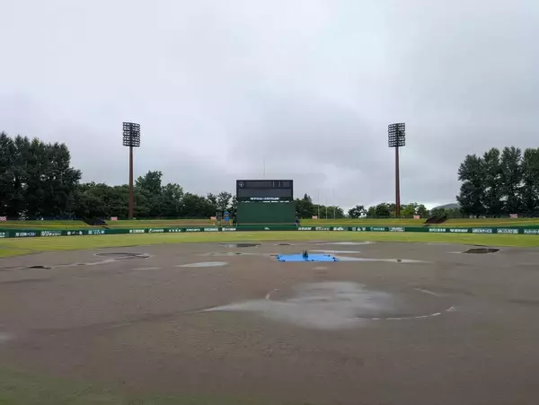 【高校野球】鶴岡東と東北文教大山形城北の決勝は２日続けて雨天中止　２７日に順延して開催…山形大会