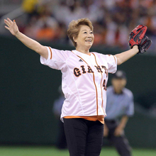 劇団新派を率いた大女優・水谷八重子さん逝く　８７歳、肺炎　１９５５年初舞台　９５年に２代目襲名　　
