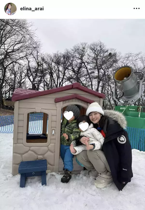新井恵理那アナ、雪景色の親子ショットに「良いお母さん」「いつも明るい」「可愛すぎる」
