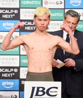 【ボクシング】那須川天心、前日計量クリア　元２階級制覇王者エストラダと約１０秒間フェースオフ…１１日にＷＢＣ挑戦者決定戦