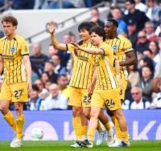 三笘の日本人初「ＢＩＧ６」制覇弾は伝説ゴール級　ヒュルツェラー監督が驚嘆したわけ　