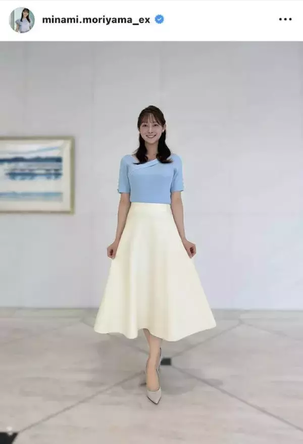 花のイヤリングがかわいい！テレ朝・森山みなみアナの美ラインあらわ水色ニット姿に「かわいいよ」「素敵な笑顔」「美しい」