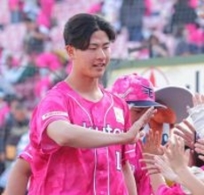 【楽天】 初白星の古謝樹「（林）優樹を勇気づけられるように」手術直後の“戦友”の登場曲を流した真意