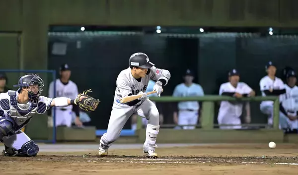 【ロッテ】９回に友杉篤輝が決勝セーフティースクイズ　守護神の横山陸人がその裏を締めて１３セーブ目