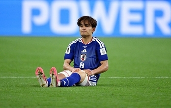 【Ｗ杯】久保建英　左膝を痛めて途中交代　取材対応はなく、「スムーズに歩行できる状態ではない」とチーム関係者…森保Ｊ、オランダとドローも暗雲