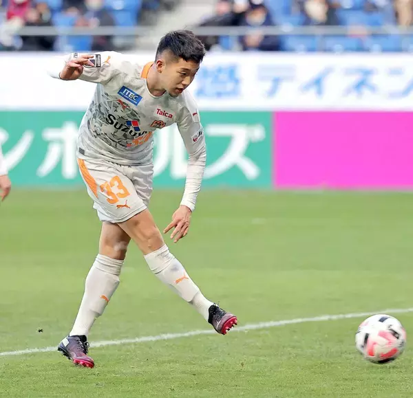 【Ｊ２藤枝】Ｊ３岐阜ＦＷ川本梨誉の完全移籍を発表…地元静岡出身・清水下部組織育ちの２５歳「クラブの力になれるよう全力で」