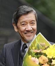 ７６歳・奥田瑛二、２人の孫にデレデレ　長女・安藤桃子氏＆次女・安藤サクラの娘たちに「神さまのプレゼントだなと思って」